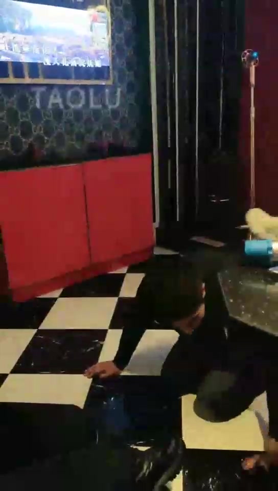 Audrey雪儿 三S在ktv上课