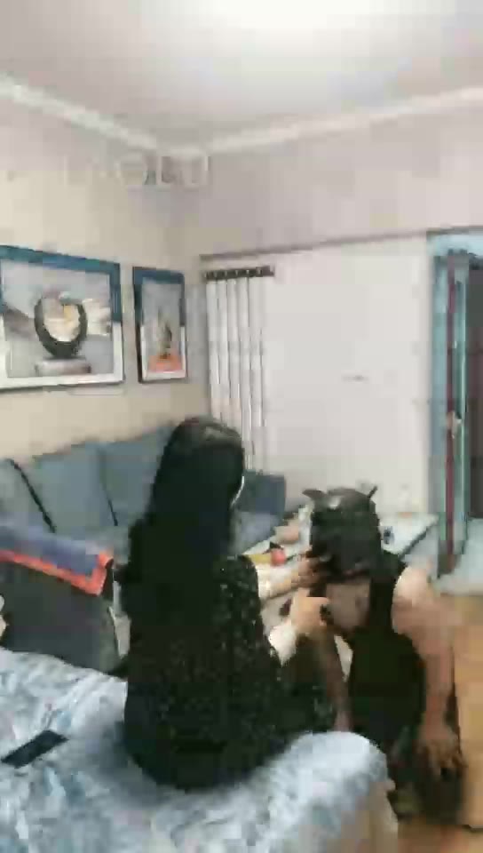 情侣月儿 像狗一样的爬过来