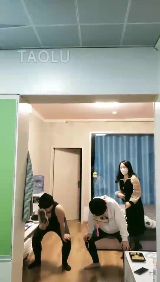 情侣月儿 极度羞辱 双奴比赛
