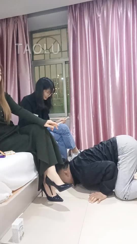 小猫咪 带闺蜜调教畜生刘二狗