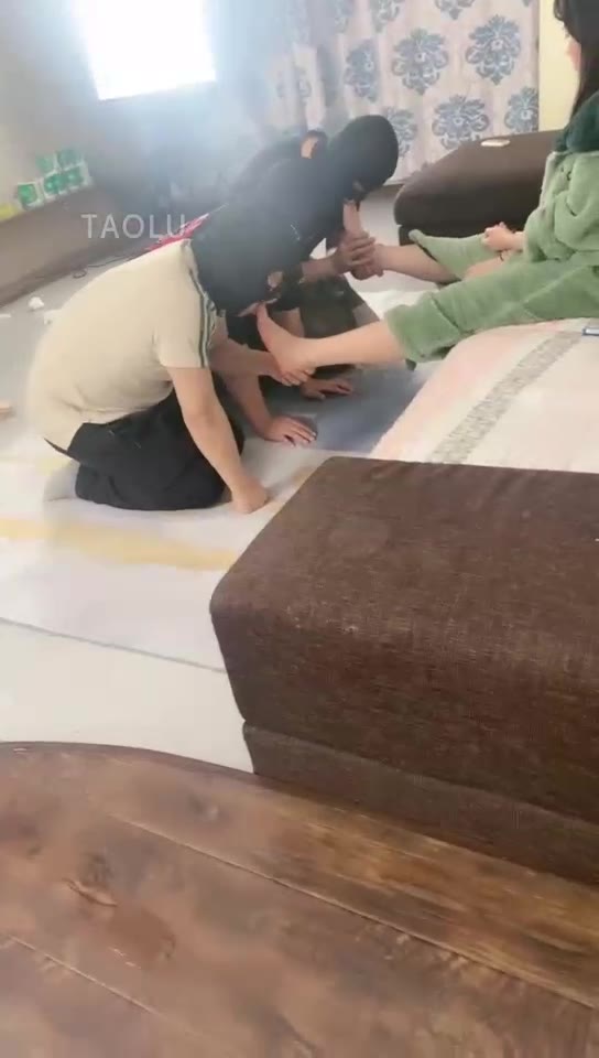 领主老大 女奴直接红金奴下奴 全体重深喉呕死双狗