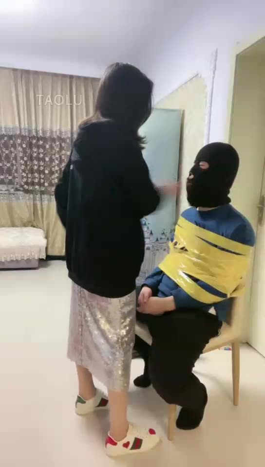 逗逗 完全束缚 挑战500狂暴耳光 500马丁靴鞋底耳光 全网最重
