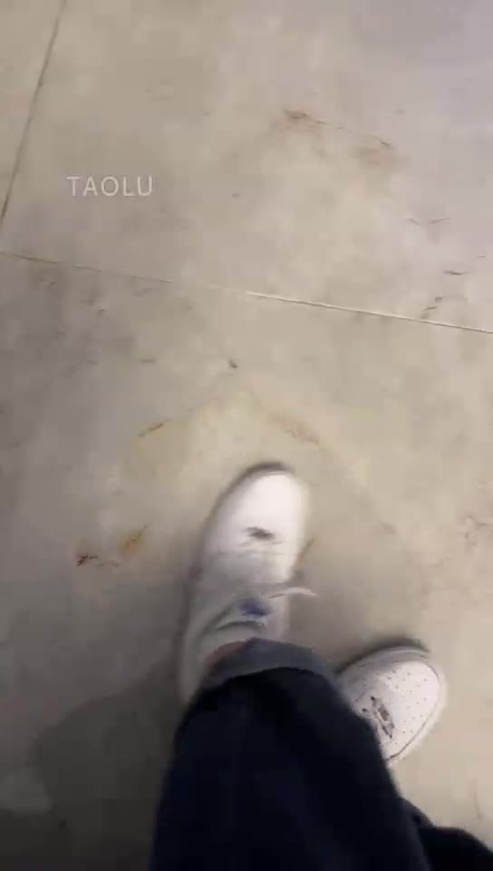 黛黛 吃饭篇 鞋底灰拌汉堡