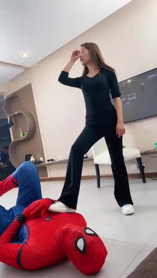 二宝 素人木木无分寸球棒殴打狗 出场地两次 暴力巅峰