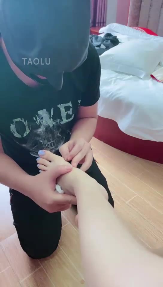 玖玖呀 清理运动鞋 骑马 踩踏 喂食