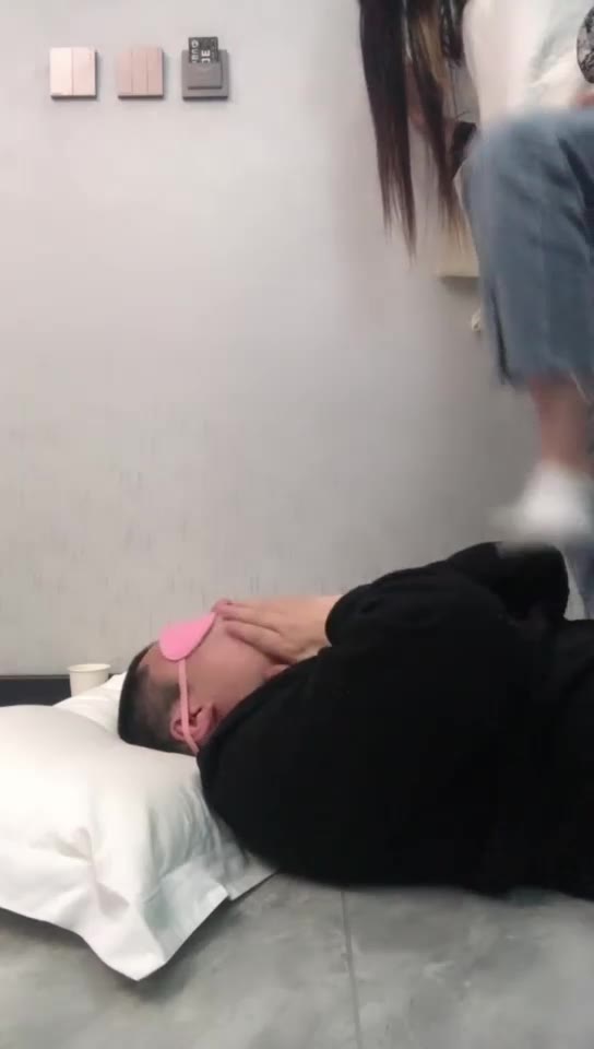 精神小妹和文文 深夜调残畜