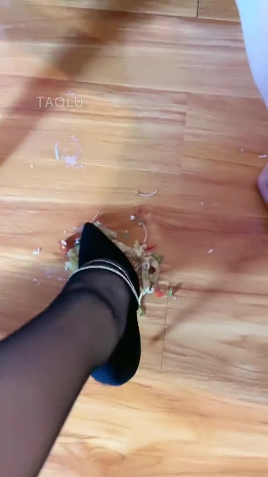 风吟 猪狗不如的晚餐 喂食