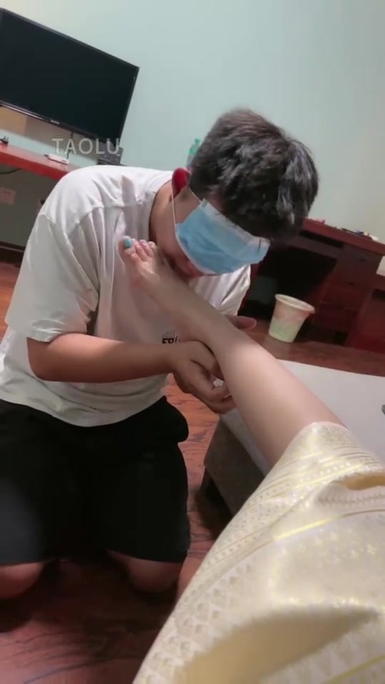 沐清忧 夜市卖芒果的骗我 我就揍他