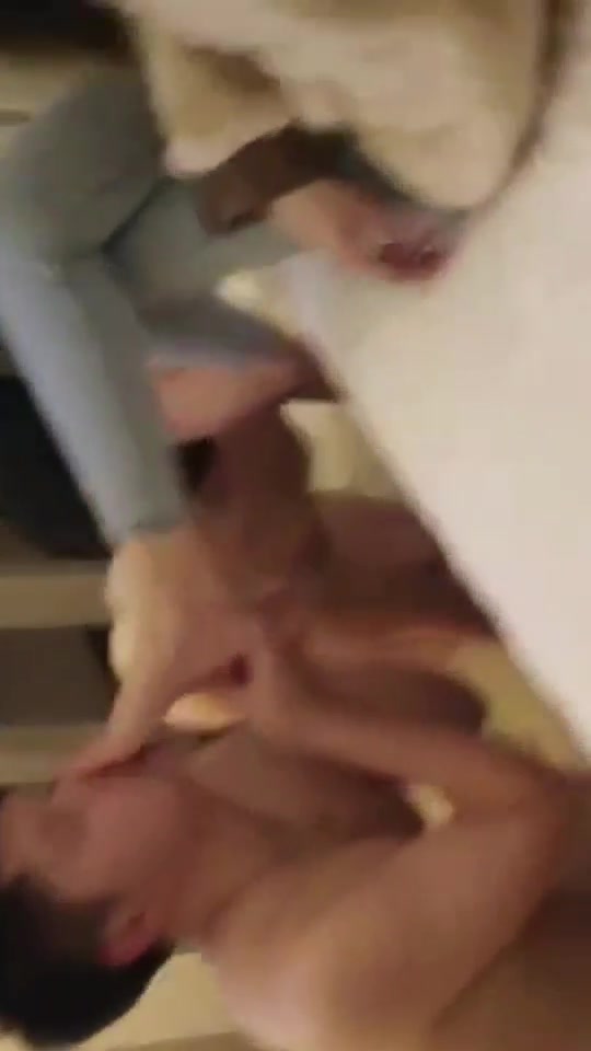 万一夫妻 同好共享 酒店玩双奴 伺候爱爱