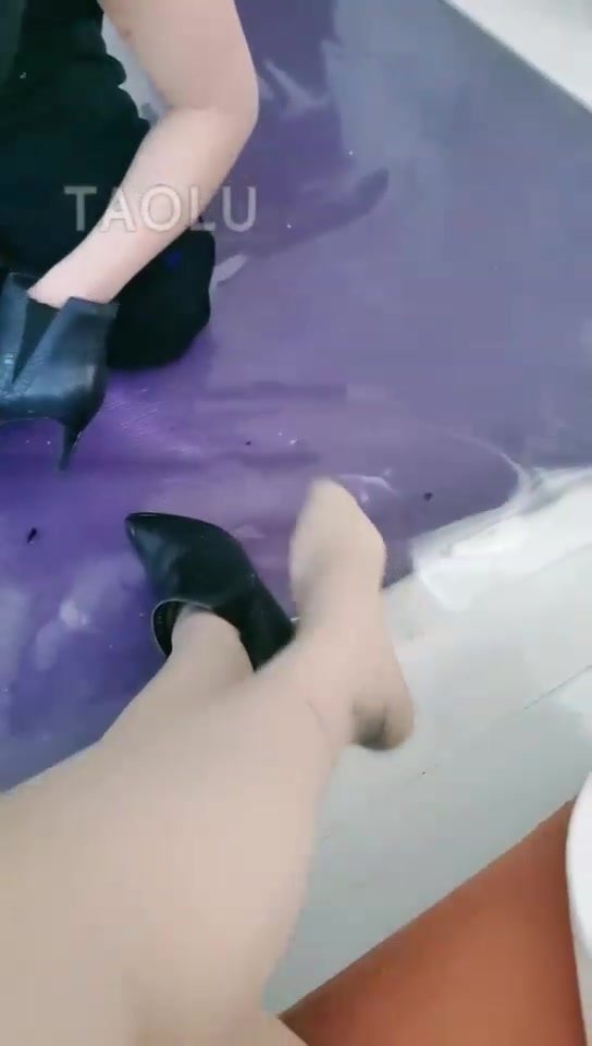 兰芯大大 看狗创食 踩踏