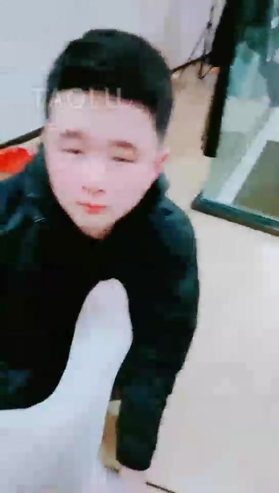 林夕 大学生小奶狗来找主人 踩踏 耳光