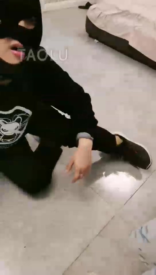 黛黛 心情不好 圣水喂猫粮 训狗