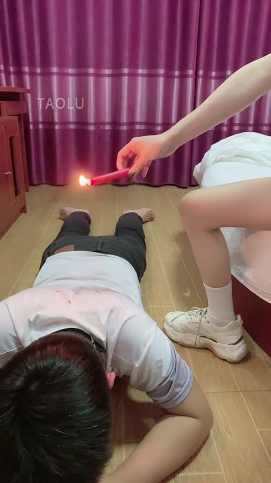 玖玖 滴蜡 白袜脚深喉