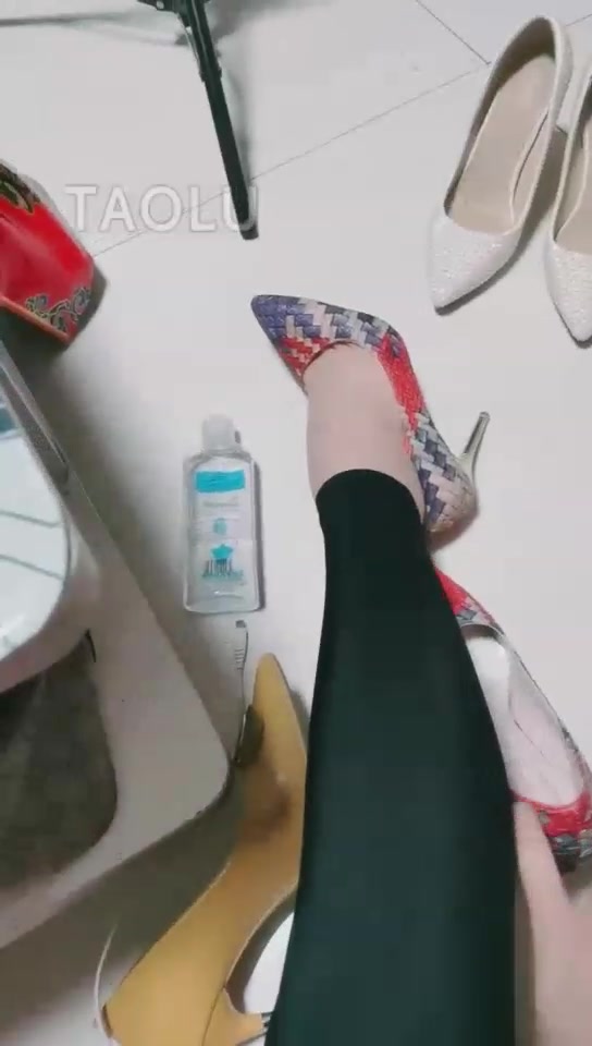 尊主丹 夹子夹嘴 眼睛 舔脚