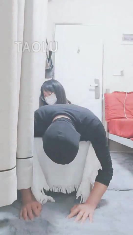 灵竹 贱狗捧着主人的灰丝舔 被主人强制射精