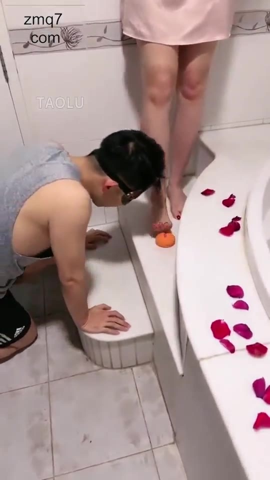 微希 S水给狗狗洗澡