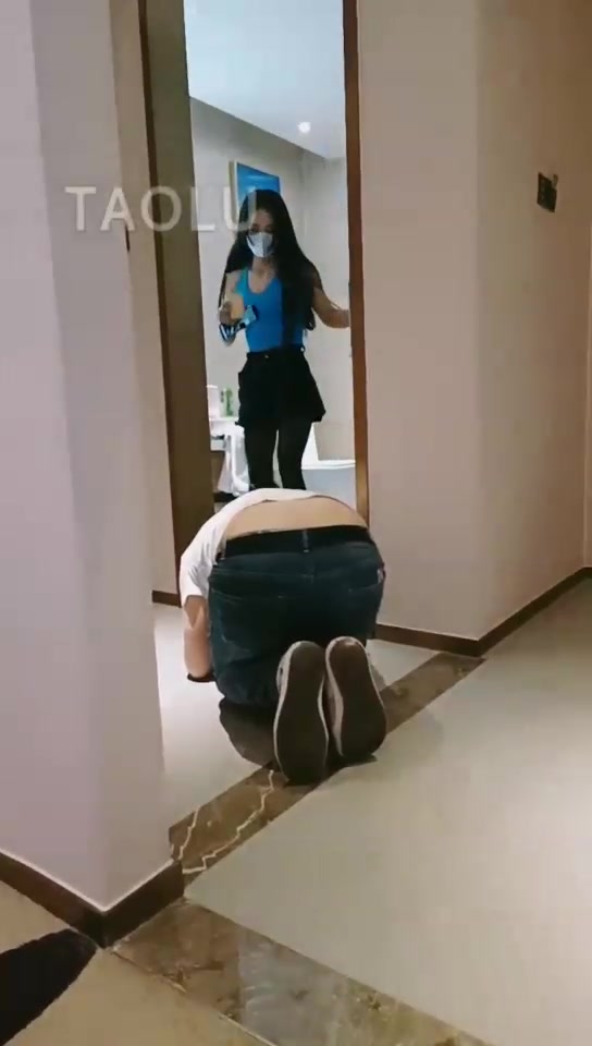 脚丫子 首次调教 狗狗们关注一下