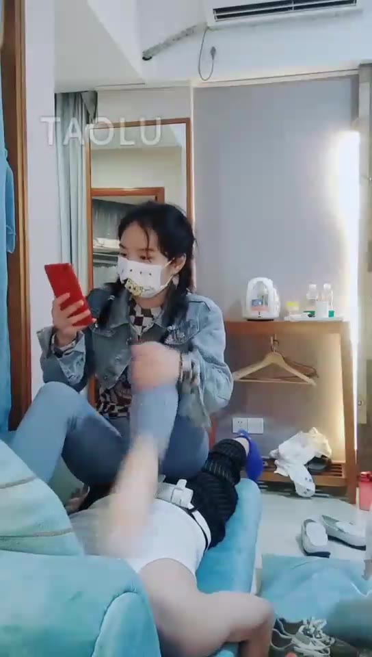 果子一号 踩踏 脚虐 踢打 喜欢主人的赏赐么