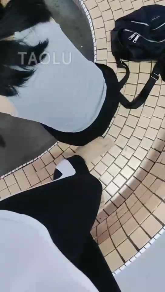 小宁 母狗和小主在户外