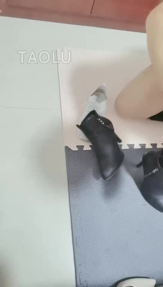 艳奶奶 直播调教 高跟插嘴