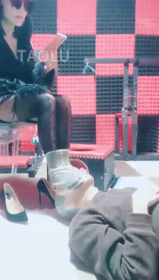 睸娘 闻臭鞋 闻脚