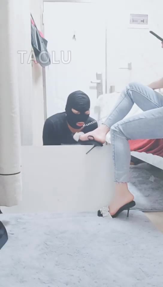 灵竹 被主人强制恋足和射精 二