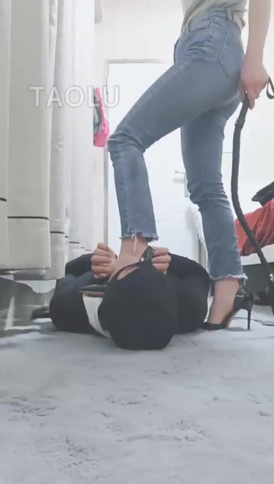 灵竹 高跟鞋踩脖子 鞭打