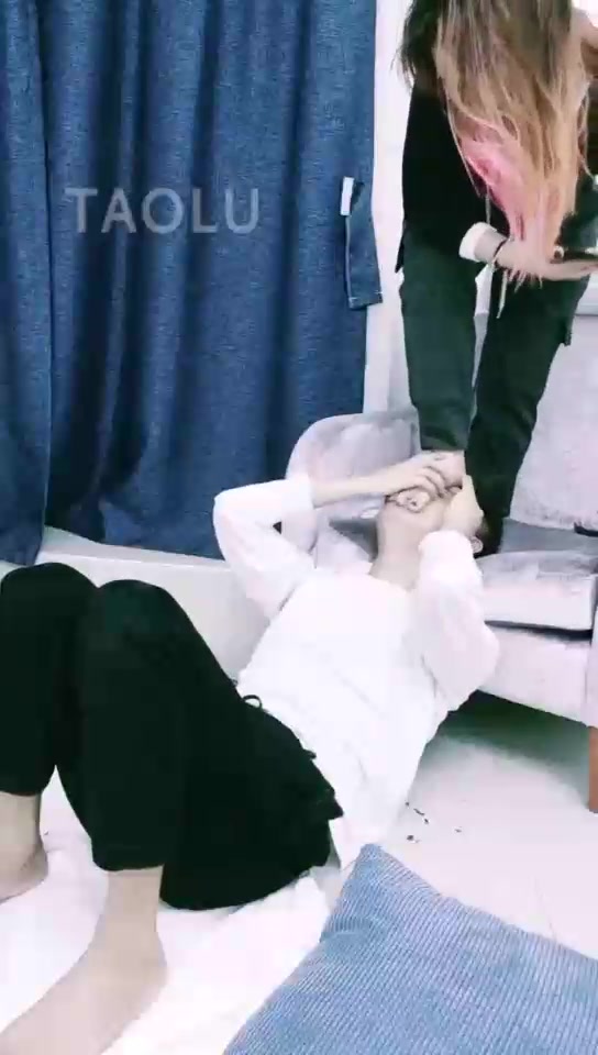 佛山佛果 TJ皮衣暴打素人口嗨狗 掐脖 拧耳朵