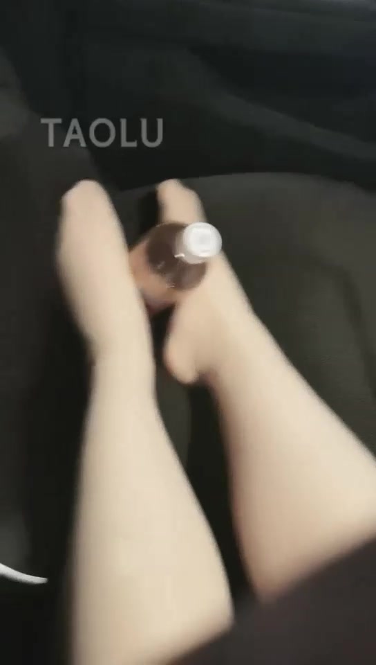 苏苏大大大人 车内玩脚奴