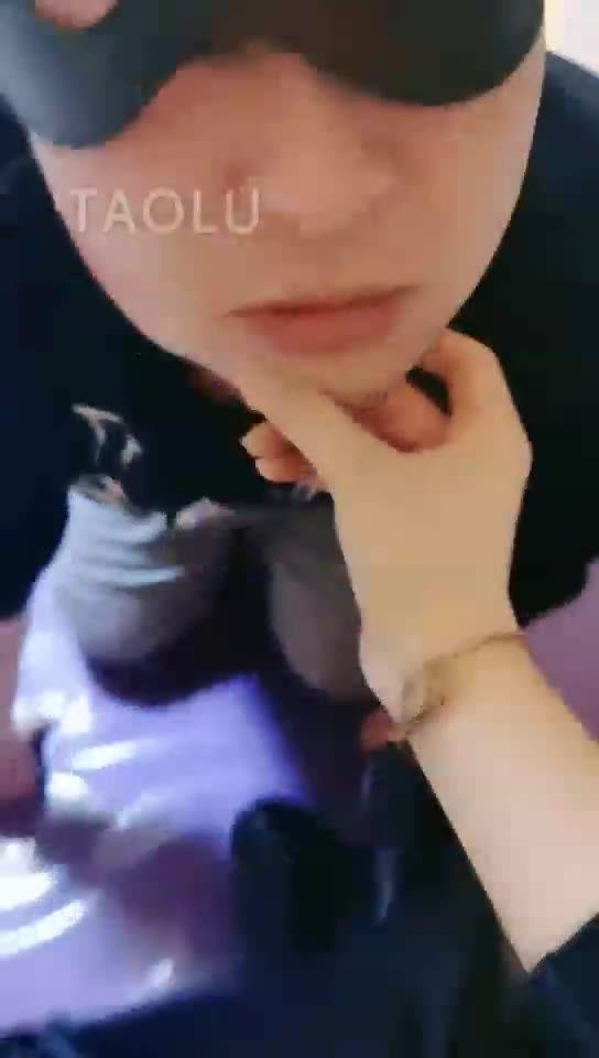 叶子天津 闻着原味 大嘴巴子扇出血