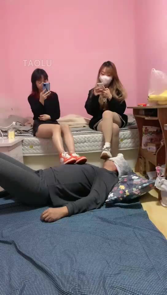 金桔小主 双主休闲 玩老狗 踩面包 口水 白棉袜运动鞋踩头
