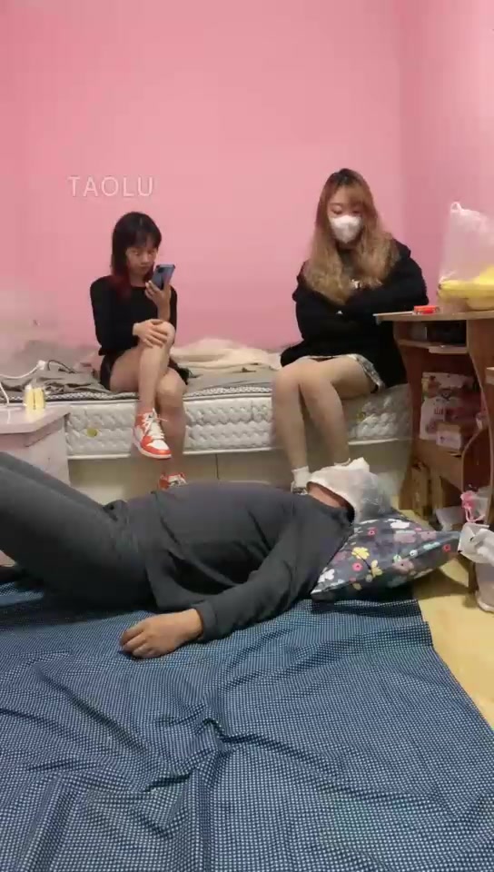 金桔小主 双主休闲 玩老狗 踩面包 口水 白棉袜运动鞋踩头
