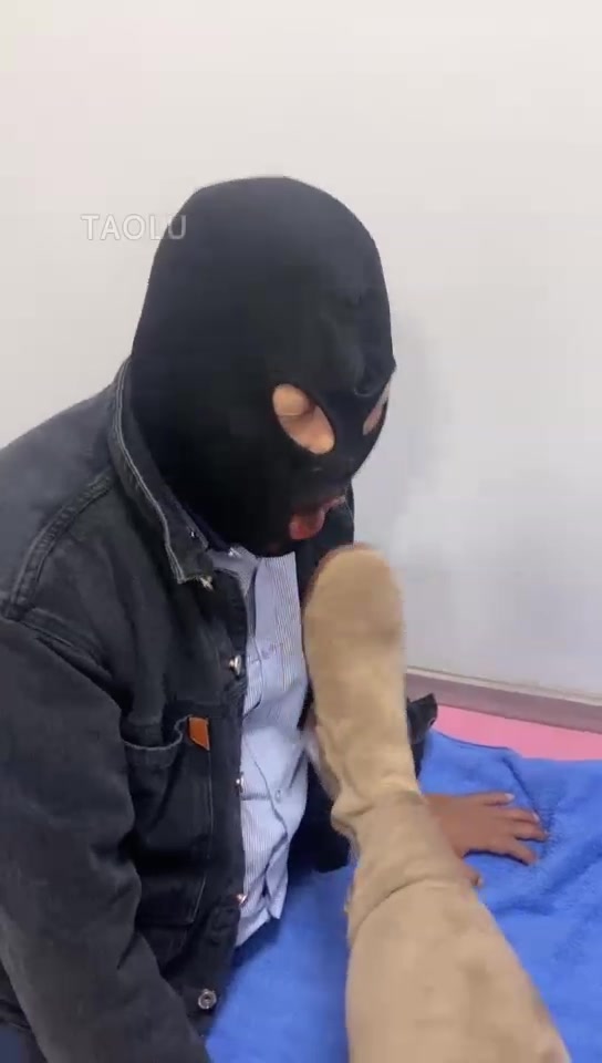 巴莉女王 踩跺 舔脏鞋底