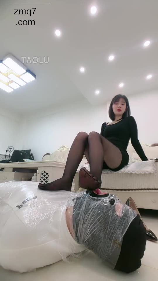 简一 绝对控制 口水吐狗眼睛