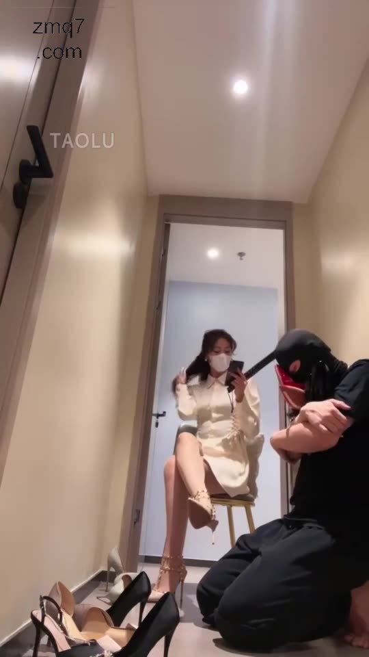 禾未 脚下的高跟清理器