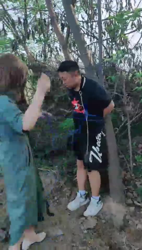 颜汐 走狗被活埋