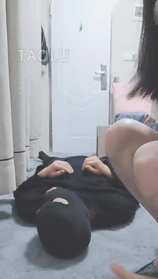 灵竹 皮带鞭打 踩脖子 耳光