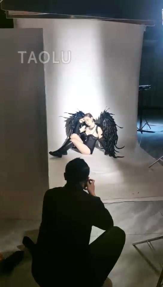 语睛 摄影棚跪陪