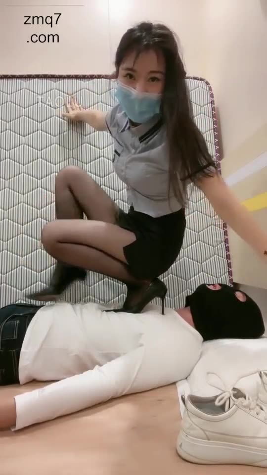 御严 全体重 高跟踩踏