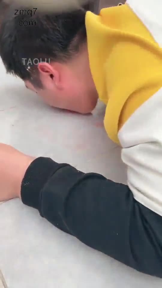 二宝 花旗黑丝喂食物