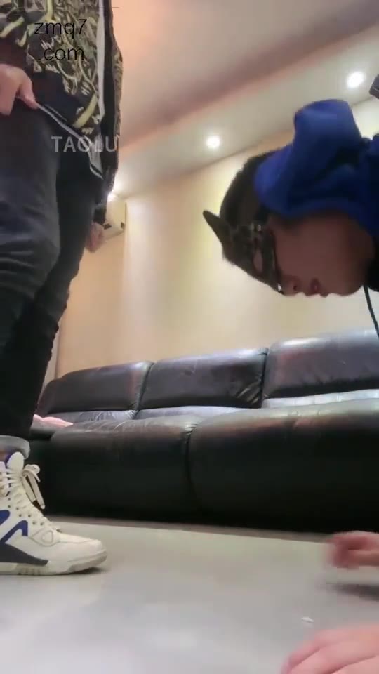 微希 和素人男友一起玩狗