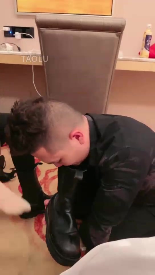 莫妮卡 玩妈宝男前任