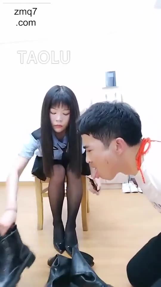 刘二狗 制服诱惑 捆绑 羞辱 舌擦靴子