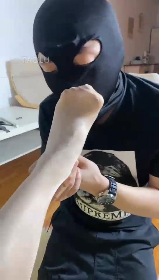 巴莉女王 清理高跟 深喉