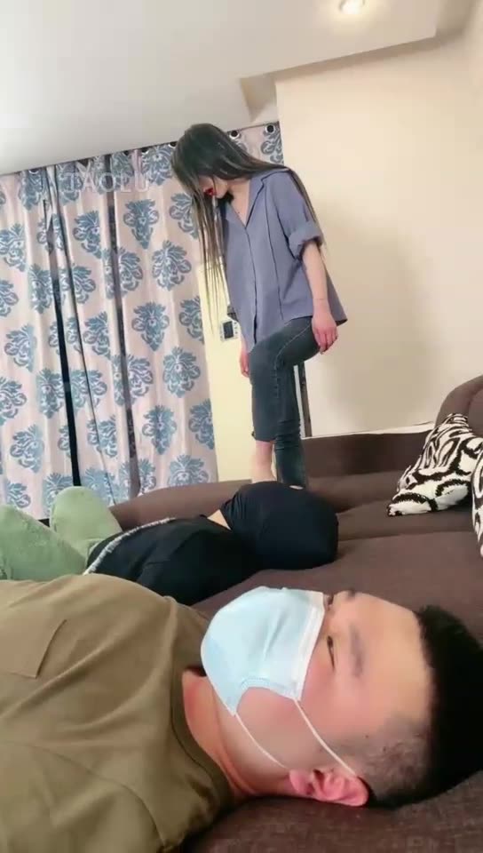 领主老大 痕鞭印上药 脚耳光