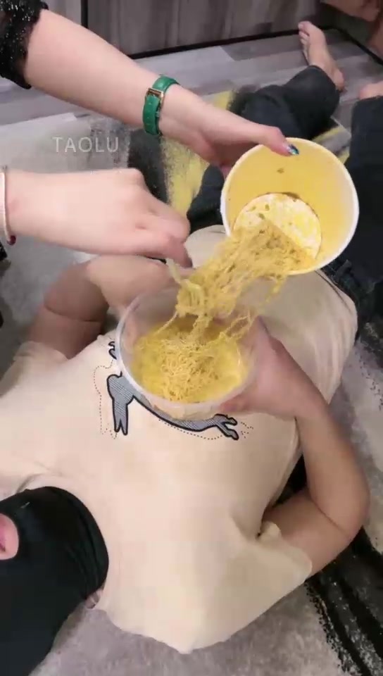 蠢儿教头 奖圣泉泡面 深夜食堂