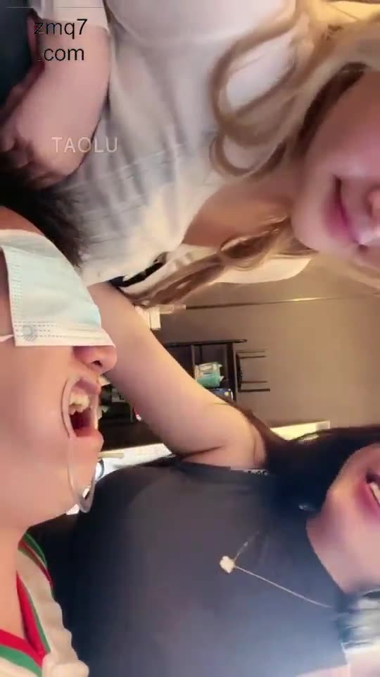 三三 小双舌吻下的工具