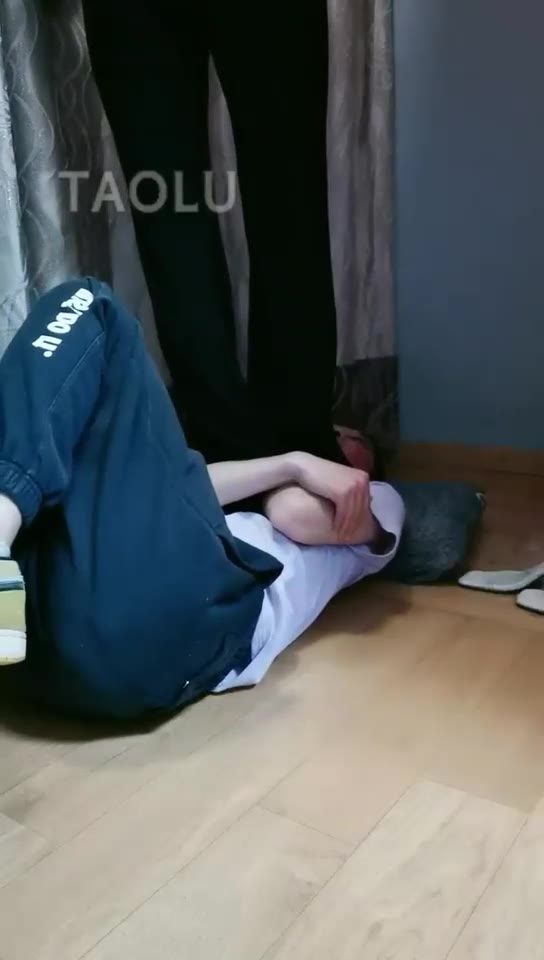 重庆仙儿女王 应聘直播奴 重度踩脖子 高跟鞋踩踏 踩狗爪子
