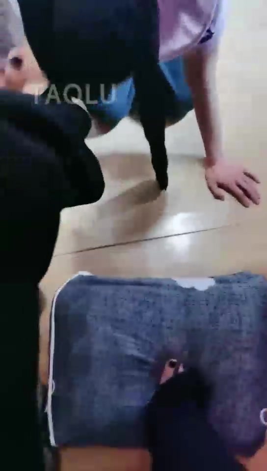 重庆仙儿女王 应聘直播奴 重度踩脖子 高跟鞋踩踏 踩狗爪子