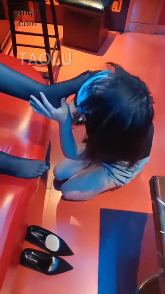 女慕乐 KTV带闺蜜暴揍